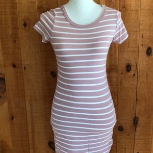 ❌SOLD❌Heart & Hips Dress